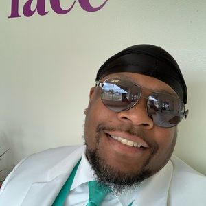 Meet your Posher, Donta